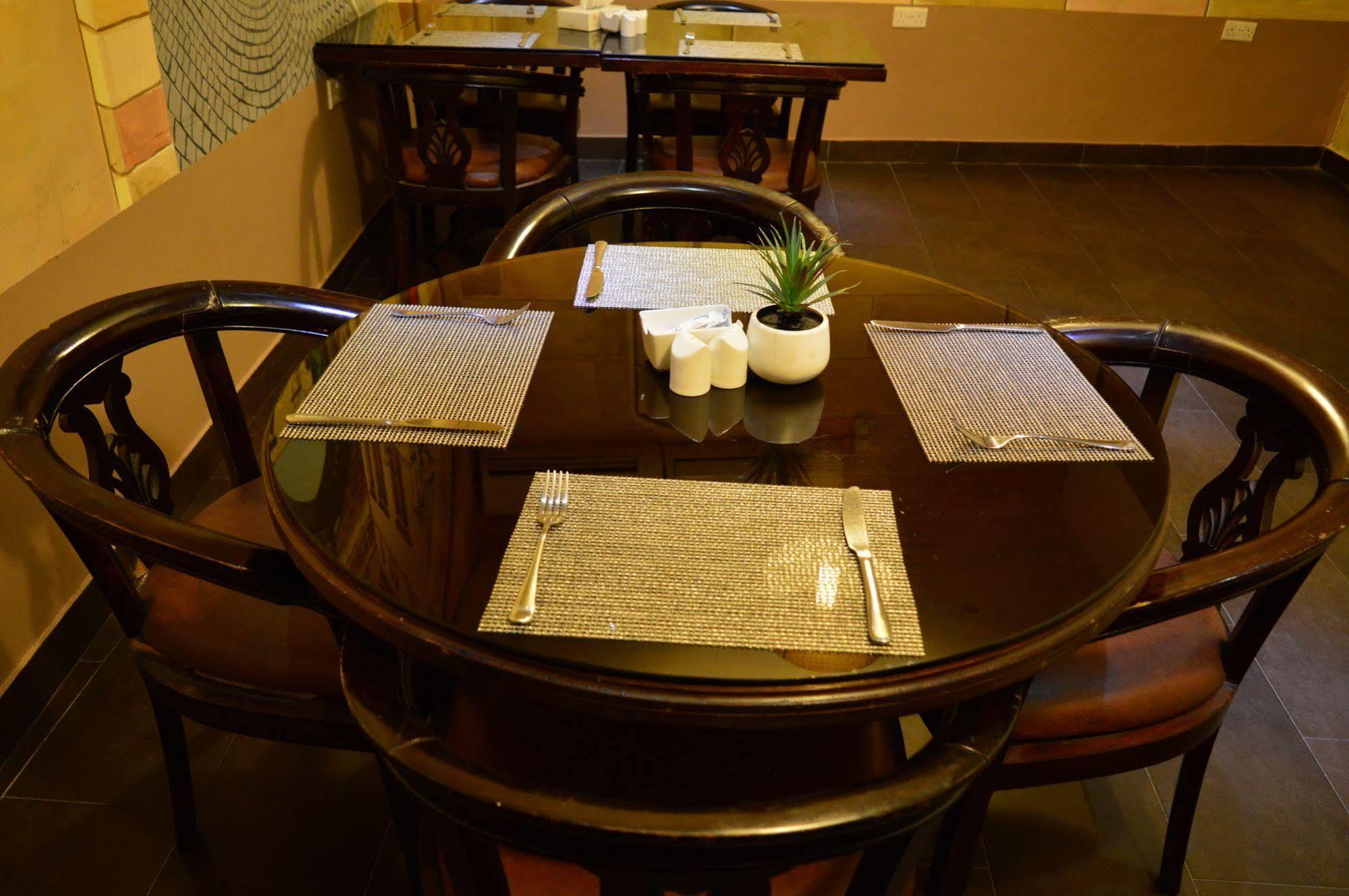 Nadine Hotel Suites 암만 외부 사진