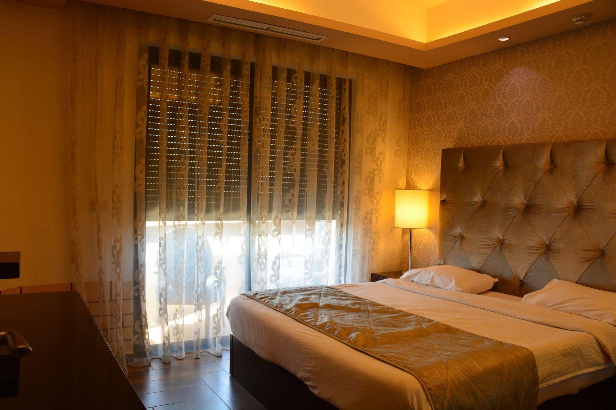 Nadine Hotel Suites 암만 외부 사진