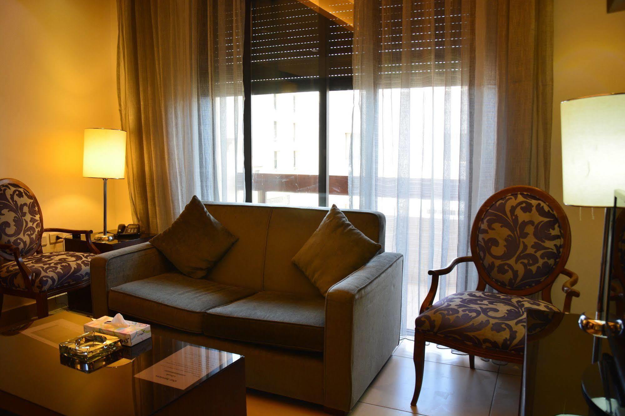 Nadine Hotel Suites 암만 외부 사진
